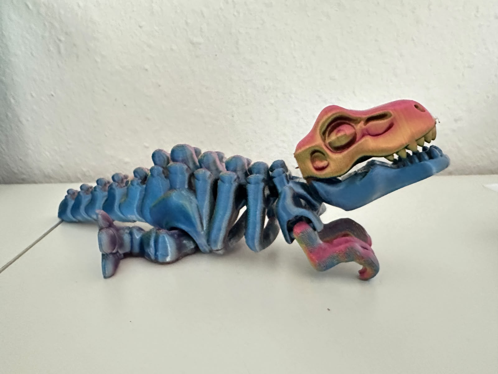 Beweglicher 3D-gedruckter T-Rex, Skelett-Design